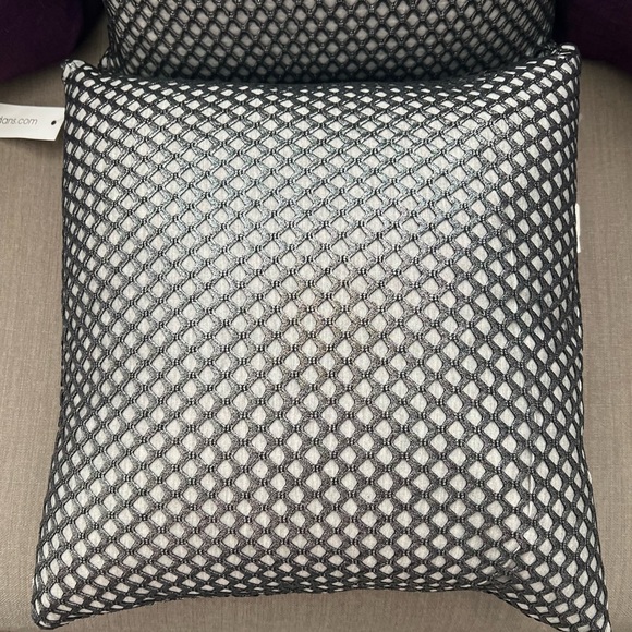 X2 Ash & Dans Addy Decorative Pillow in Black/Grey Size 16′ x 16” NWT $330 - Picture 4 of 8